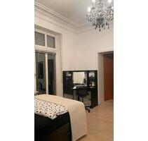 Zweibrücken - Möbliertes WG-Zimmer mit Balkon in Studentenvilla