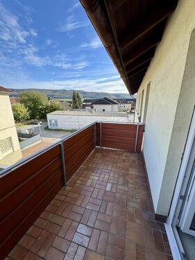 Foto - *TOP* Helle und renovierte 3-Zimmer-Wohnung mit Balkon & Einbauküche