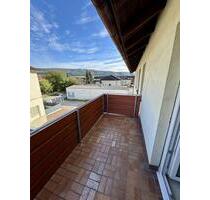 *TOP* Helle und renovierte 3-Zimmer-Wohnung mit Balkon & Einbauküche - Bad Pyrmont