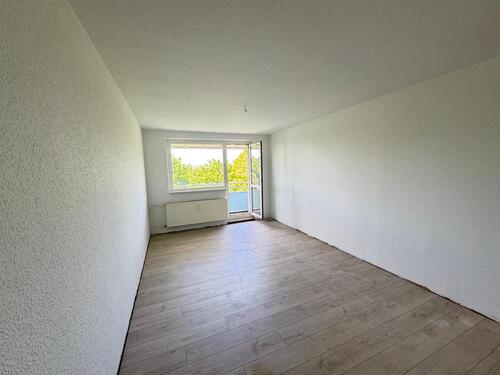 Foto - SCHÖNE FRISCH SANIERTE 2 RAUM WOHNUNG MIT BALKON IN NEUBRANDENBURG ZU VERMIETEN