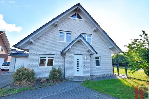 Foto - Renoviertes Einfamilienhaus mit Garten in Holdorf