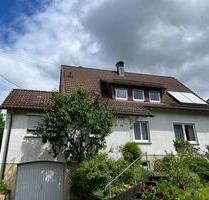 Kernsanierte 4,5-Zimmer Wohnung mit Balkon, Garten und Garage - Backnang