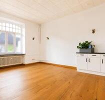 *Waldrach* helle 2 ZKB Wohnung in historischem Wohnhaus!