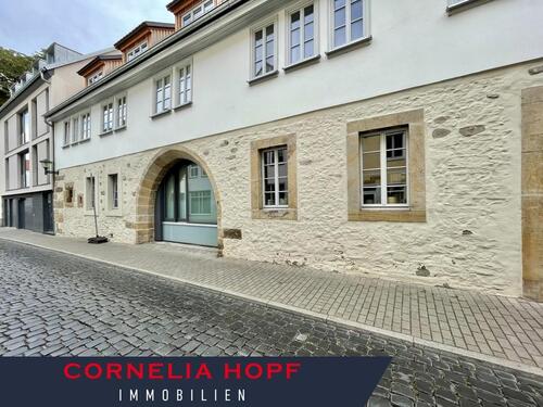Foto - #Stilvolle Dachgeschosswohnung#modern#exklusiv#lichtdurchflutet#Altbau#Einbauküche#Stellplatz#Altstadt