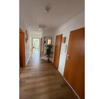 Lichtdurchflutete 3Zimmer-EGWohnung Parkplatz,Garten,Keller,Küche - Wölfersheim