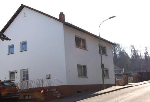 Foto - Zweifamilienhaus mit großem Garten ideal für Familien Anleger