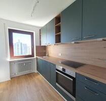 Helle 2-Zimmer Wohnung zentral mit EBK und Balkon mit Fernblick - Burghausen