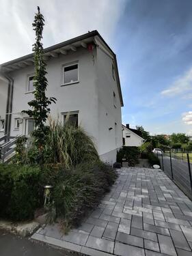 Foto - DHH mit Garten und Terrasse in Butzbach-Griedel zu verm. 122025