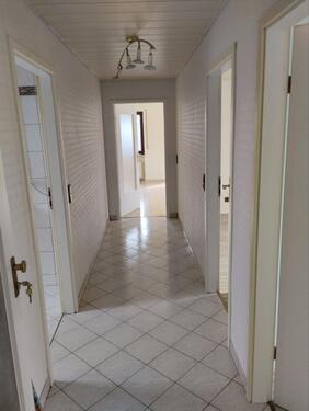 Foto - 85 m² 3-Zimmer-DG-Wohnung mit Balkon, Einbauküche und Stellplatz