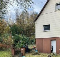 Großes Grundstück mit entkerntem Haus in Ortsrandlage von SG - Täferrot