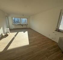 Designwohnung im Erstbezug: Luxus-Renovierung mit Parador & Marmo - Ebersbach an der Fils