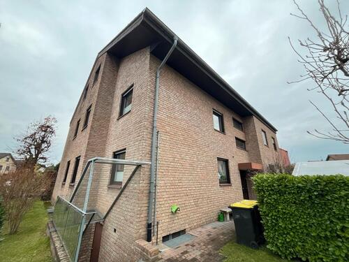 Foto - Großzügige DG-Wohnung mit Balkon und PKW-Stellplatz