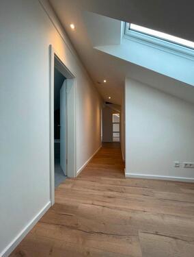 Foto - 2,5-Zimmer Dachgeschosswohnung mit Gartenanteil in gehobenem Stil
