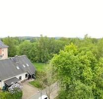 2 Monate kaltmietfrei! Tolle 3 -Raumwohnung mit Balkon und Blick ins Grüne - Schöneck/Vogtland