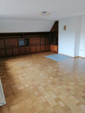 Foto - Renovierte 3 Zimmer Wohnung - 680,00&nbsp;EUR Kaltmiete, ca.&nbsp; 92,00&nbsp;m&sup2;