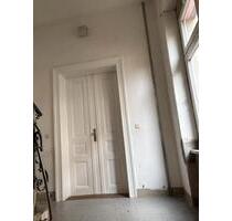 105 m² großzügige Altbauwohnung im EG in Gera