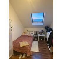 Ein Zimmer ist in einer 2-Personen-Wohngemeinschaft verfügbar. - Krefeld Dießem