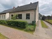 Foto - Einfamilienhaus mit Nebengebäude in Sandförde