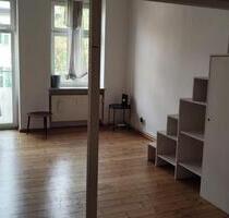 Großes teilmöbiliertes Zimmer mit Hochebene in Weißensee - Berlin Pankow