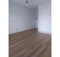 Single-Apartment, EBK & Balkon - 56070 Koblenz, Neuendorfer Str.