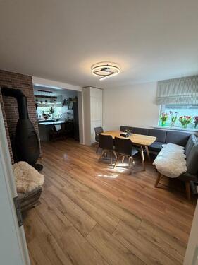 Foto - Haus -Familienwohnung - 1.200,00&nbsp;EUR Kaltmiete, ca.&nbsp; 120,00&nbsp;m&sup2;