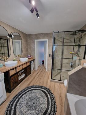 Foto - 4 Zimmer Mehrfamilienhaus, Wohnhaus in Körle