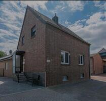 Einfamilienhaus zu verkaufen - 229.000,00 EUR Kaufpreis, in Heinsberg (PLZ: 52525)