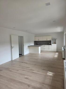 Foto - 100 m² – 4-Zimmer-Wohnung mit offener neuer Küche - kernsaniert