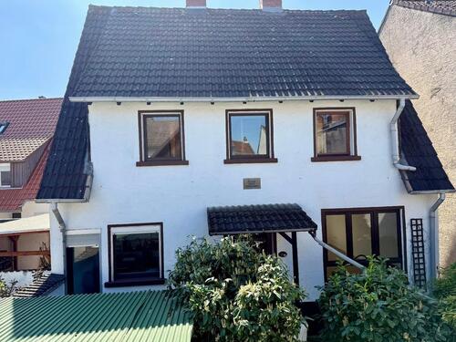 Foto - Freistehendes Einfamilienhaus in Schwanheim mit Garten