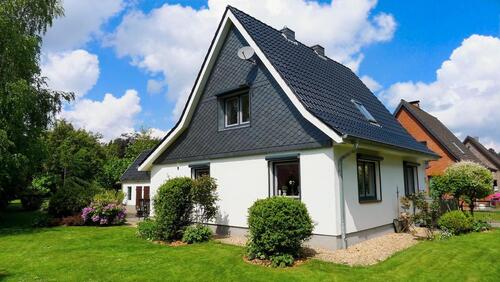 Foto - Gepflegtes Einfamilienhaus mit großem Garten