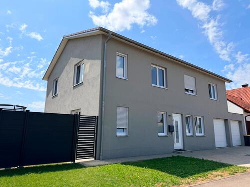 Foto - Einfamilienhaus freistehend mit Doppelgarage