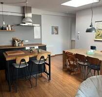 Große helle 2 Zimmer Wohnung in Neukölln zur Untermiete (3monate) - Berlin