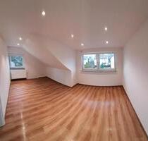 Moderne Zwei Zimmer-Dachgeschosswohnung - Heilbronn Böckingen