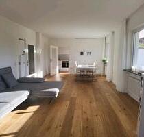 Hochwertig modernisierte Wohnung Hauscharakter u. großem Garten - St. Peter