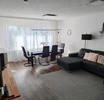 Helle 4 Zimmer Wohnung mit eigenem Garten und Garage - Backnang