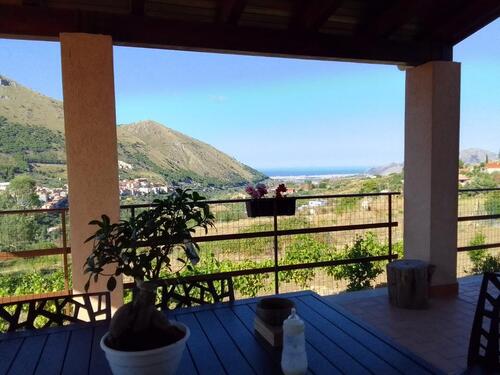 Foto - Charmante Meerblick-Villa in Corleone bei Palermo – Neuwertig, mo