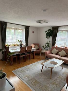 Foto - Moderne 3-Zimmer Wohnung mit eigenem Garten, Balkon & TG-Stellpl.