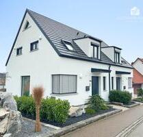 Energieeffiziente Doppelhaushälfte mit moderner Einbauküche und Garage - Wemding