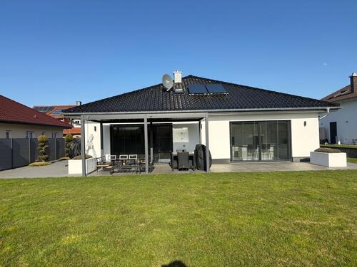 Foto - Freistehendes Einfamilienhaus Bungalow Modern