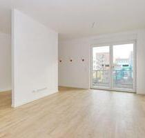 Komfortable 1,1 Zimmer Wohnung mit EBK und Balkon - Schönefeld