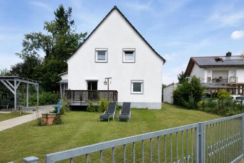 Foto - Großzügiges Einfamilienhaus mit Einliegerwohnung auf 945 m² Grund