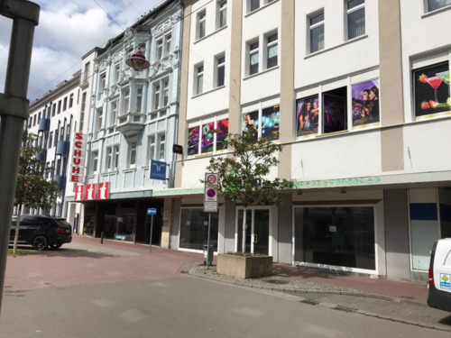 Foto - Ladenfläche Büroräume direkt neben dem Sparkassen Neubau