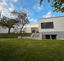 Sonniges Familienhaus mit Einliegerwohnung und großem Garten - Münsingen