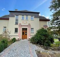 Dachgeschoß mit Balkon in aparter Jugendstilvilla mit parkähnlichem Garten - Hohenstein-Ernstthal