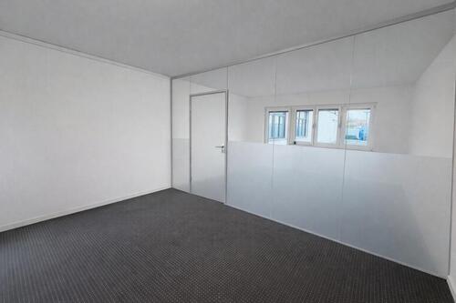 Foto - Individuell nutzbare Gewerbeeinheit mit Nebenräumen, Terrasse sowie großzügiger Außenfläche - Bremen