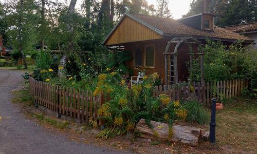 Foto - kleines Haus mit kleinem Grundstück in großartiger Lage