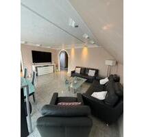 Helle 5-Zimmer Maisonette Wohnung mit Balkon in Köln Weiler