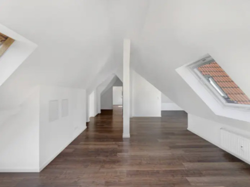 Foto - 2.5 Zimmer Dachgeschoßwohnung zur Miete in Esslingen am Neckar