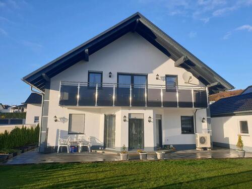 Foto - Zweifamilienhaus mit Doppelgarage ohne Makler