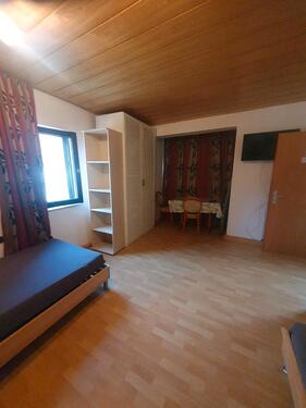 Foto - Zimmer zu vermieten - 17,00&nbsp;EUR Kaltmiete, ca.&nbsp; 120,00&nbsp;m&sup2;